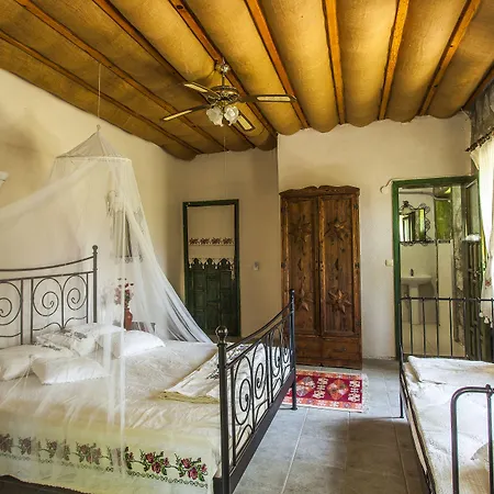 Bed & Breakfast Otantik Tas Ev 3*