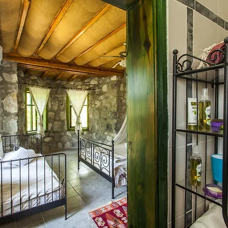 Otantik Tas Ev B&B 달라만