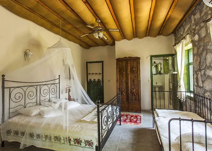 Bed & Breakfast Otantik Tas Ev Dalaman