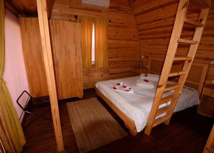 Otantik Tas Ev Bed & Breakfast
