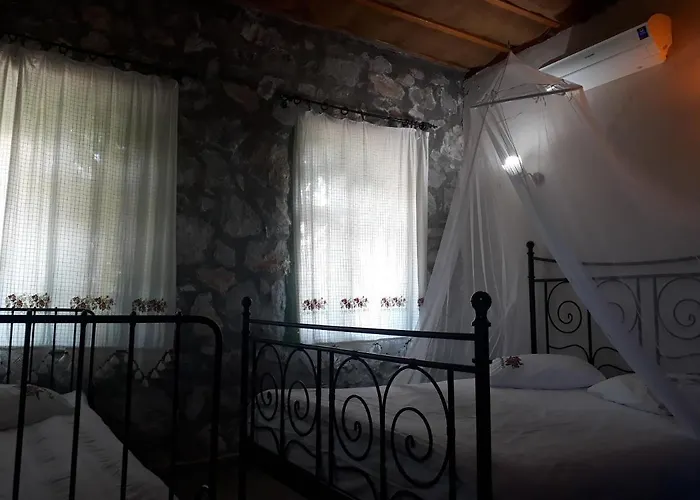 Otantik Tas Ev B&B
