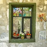Bed & Breakfast Otantik Tas Ev 3*
