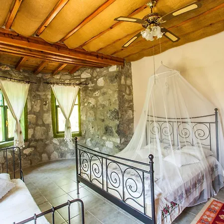 Oda ve Kahvaltı Otantik Tas Ev