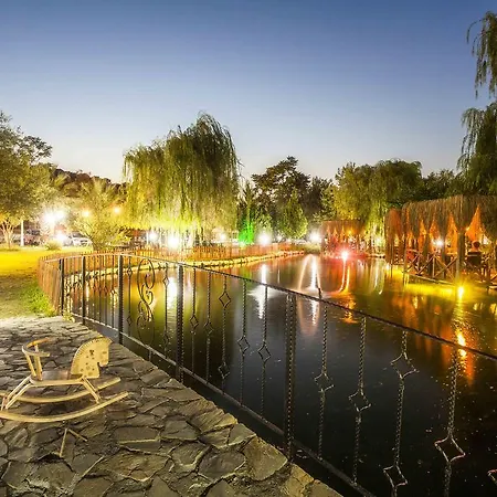 أوتانتيك تاس إيف فندق مبيت وإفطار دالامان