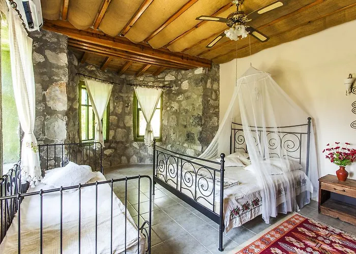 Otantik Tas Ev Bed & Breakfast