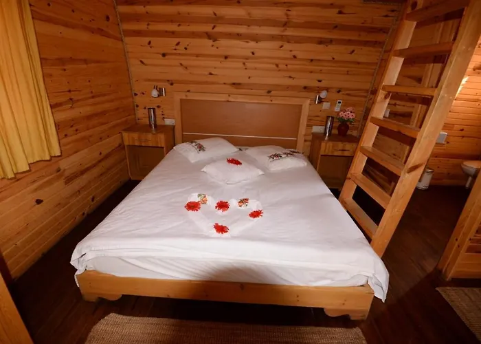 Otantik Tas Ev Oda ve Kahvaltı 3*