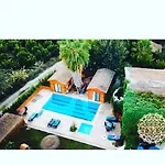 Otantik Tas Ev Bed & Breakfast Dalaman